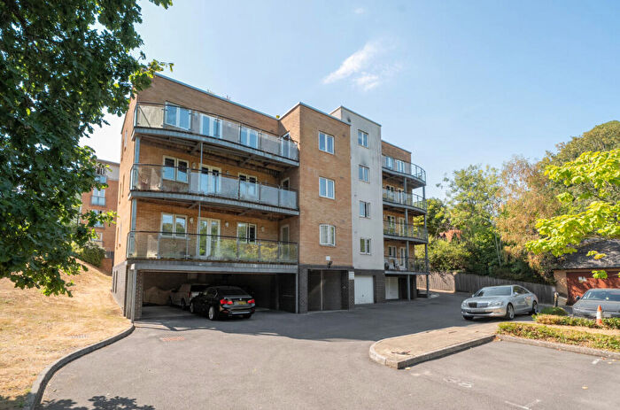 2 Bedroom Flat For Sale In Hill Lane, Southampton, Hampshire, SO15