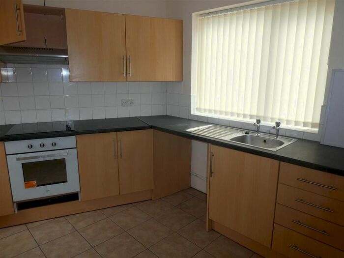 4 Bedroom Terraced House To Rent In St. Teilo Street, Pontarddulais, Swansea, SA4