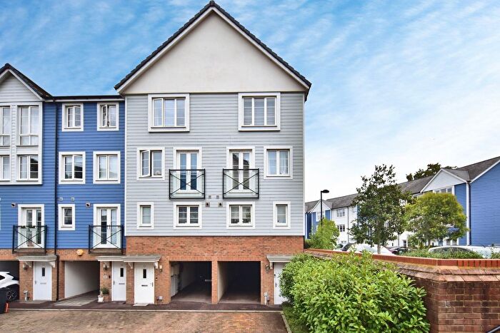 4 Bedroom End Terrace House For Sale In Crabapple Road, Tonbridge, Kent, TN9
