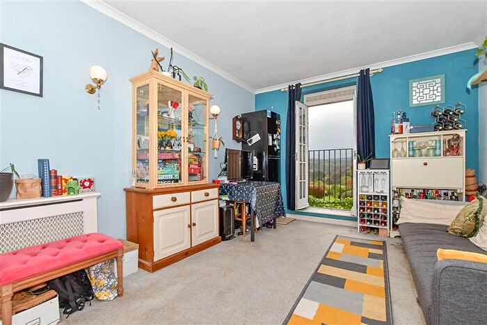 2 Bedroom Flat For Sale In Barham Mews, Teston, Maidstone, Kent, ME18