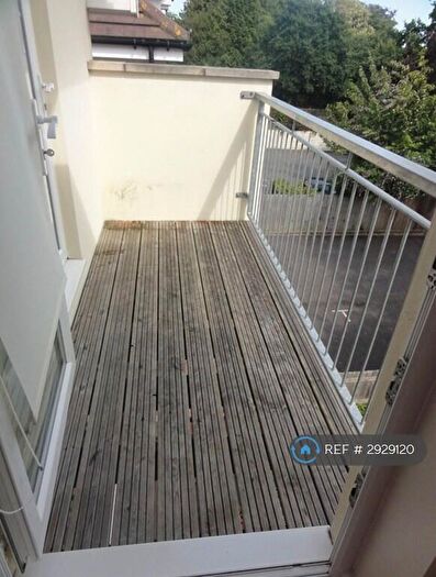 2 Bedroom Flat To Rent In Richmond Park Road, Bournemouth, BH8