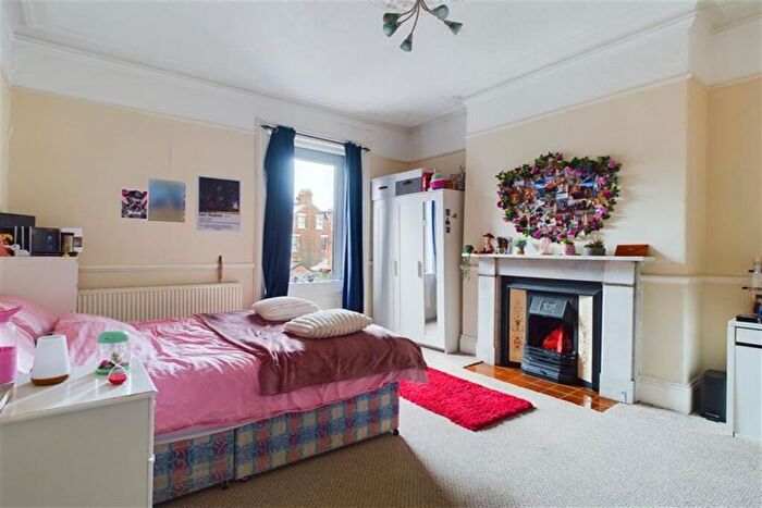 3 Bedroom Maisonette To Rent In Jesmond, Newcastle Upon Tyne, NE2