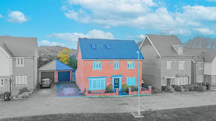 4 Bedroom Detached House For Sale In Reeds Close, Basildon, SS15