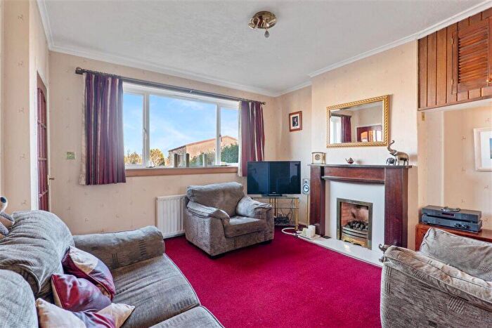 2 Bedroom Semi-Detached House For Sale In Vardar Avenue, Clarkston, G76