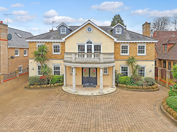 5 Bedroom Detached House To Rent In Norsey Road, CM11