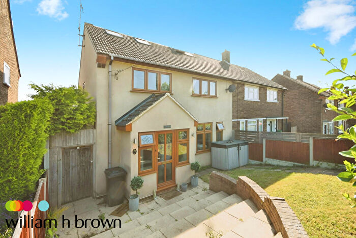 4 Bedroom House To Rent In Carpenter Path, Hutton, Brentwood, CM13