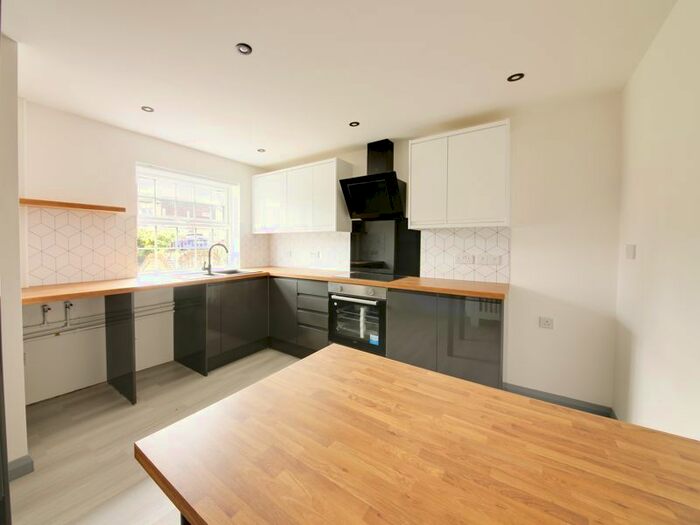 3 Bedroom Property To Rent In Hitchens Close, Murdishaw, Runcorn, WA7