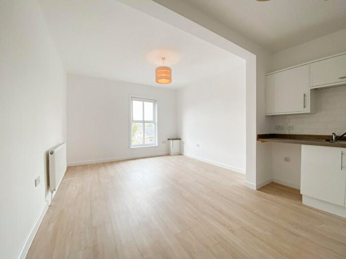 1 Bedroom Flat To Rent In Darwen Road, Bolton, Greater Manchester, BL7