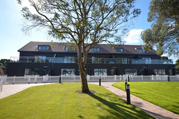 2 Bedroom Flat To Rent In The Salterns, Chichester Marina, PO20