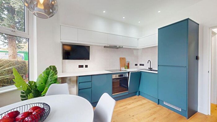 1 Bedroom Flat To Rent In Kimberley Road, Pen-Y-Lan, Cardiff, CF23