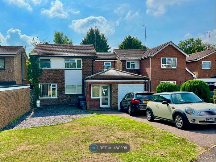 4 Bedroom Detached House To Rent In Eastmoor Park, Harpenden, AL5