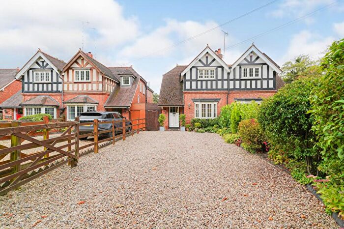 4 Bedroom Semi-Detached House For Sale In Darley Green Road, Knowle, B93