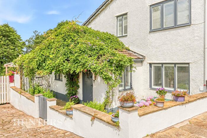 3 Bedroom Barn Conversion For Sale In Wildhouse Court, Milnrow, OL16