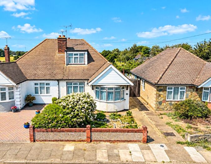 3 Bedroom Semi-Detached Bungalow For Sale In Fairfield Avenue, Grays, RM16