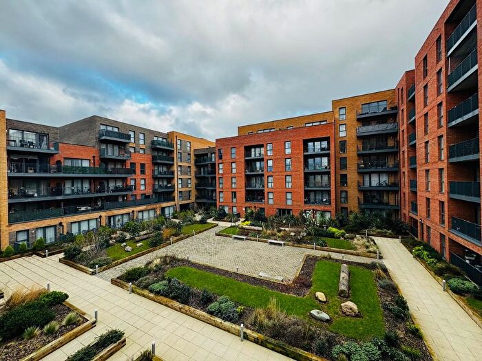 1 Bedroom Flat To Rent In Mortise House, Chailey Place, Hayes, UB3