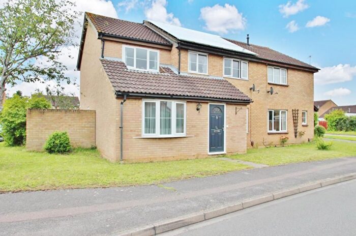 4 Bedroom Semi-Detached House To Rent In Lumberd Road, Abingdon, OX14