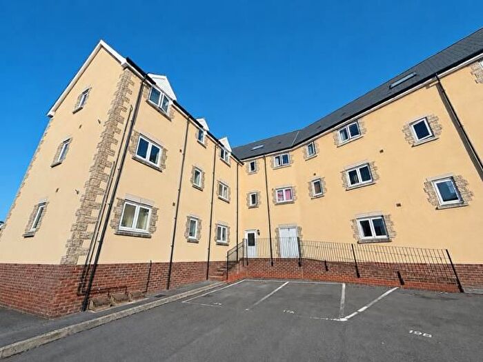 2 Bedroom Flat To Rent In Smart Close, Swindon, SN25