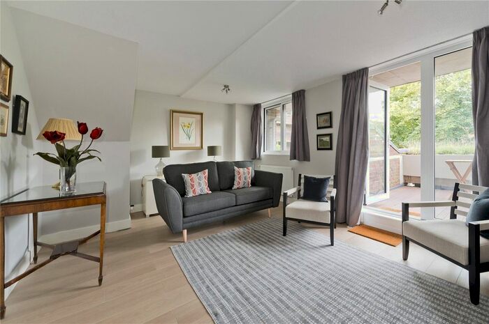 2 Bedroom Flat To Rent In Talbot Road, London, W2