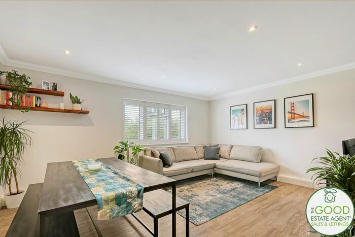 1 Bedroom Flat To Rent In Torrington Drive, Loughton, IG10