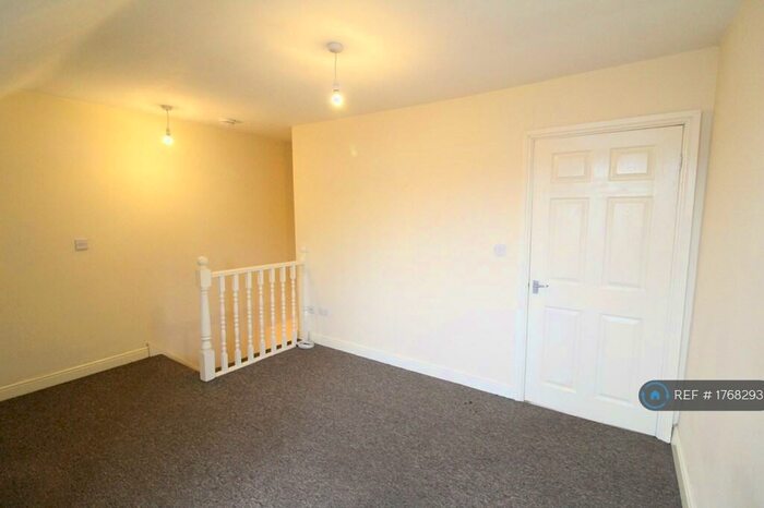 1 Bedroom Flat To Rent In Firth Park Road, Sheffield, S5