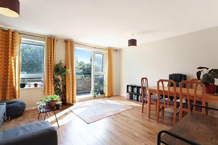 3 Bedroom Maisonette For Sale In Pembury House, McNeil Road, London, SE5
