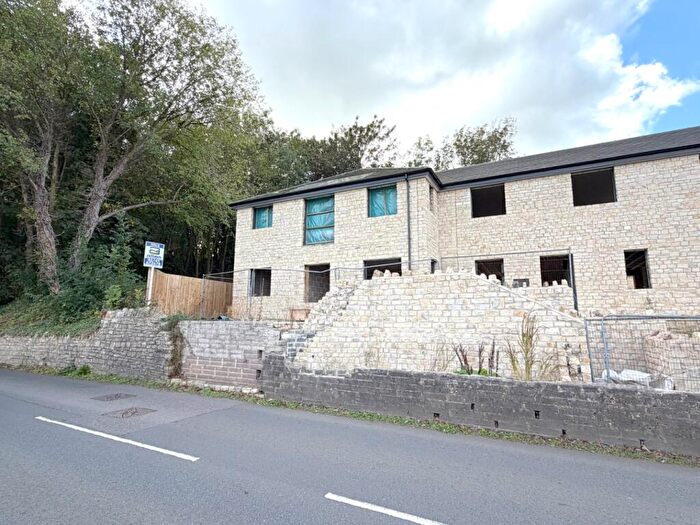 2 Bedroom Apartment For Sale In Upper Conygre, Timsbury, Bath, Somerset, BA2