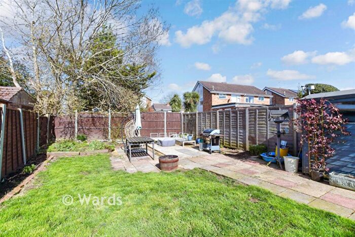 3 Bedroom Semi Detached House For Sale In Biddenden Close, Bearsted, Maidstone, Kent, ME15