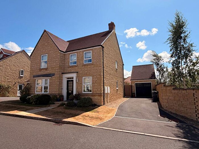 4 Bedroom Detached House For Sale In Spinners Close, Beckington, BA11