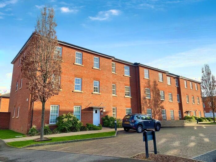 1 Bedroom Apartment To Rent In North Square, Knowle Village, PO17