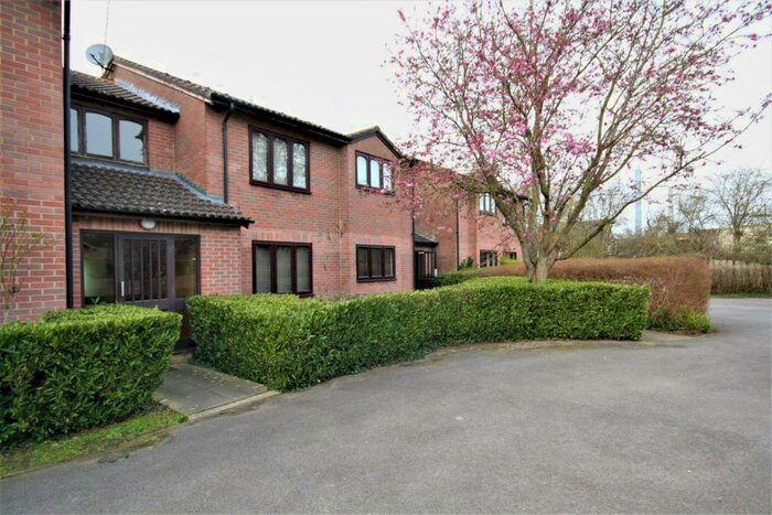 1 Bedroom Apartment To Rent In Glenville Close, Royal Wootton Bassett, SN4