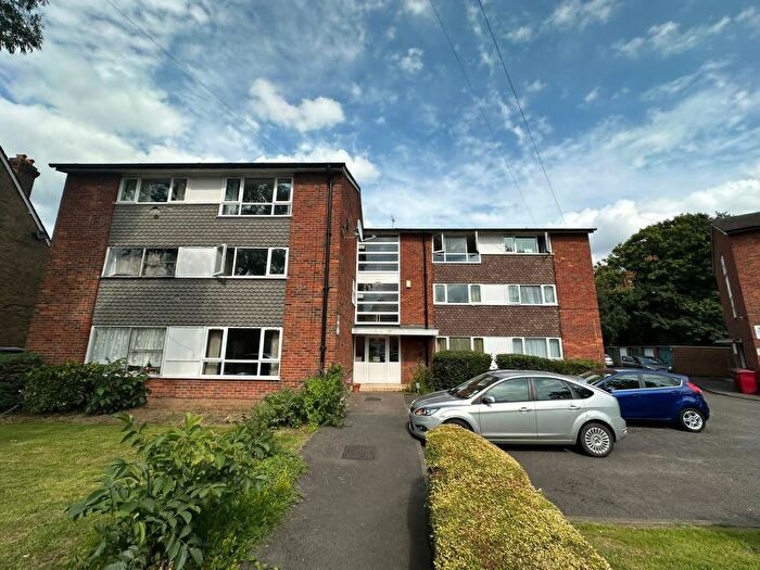 2 Bedroom Flat To Rent In Slough, Berkshire, SL1