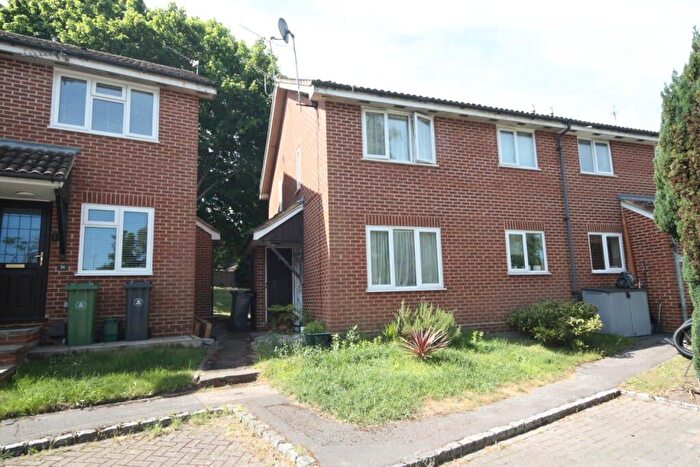 1 Bedroom Terraced House For Sale In The Orchard, Lightwater, GU18