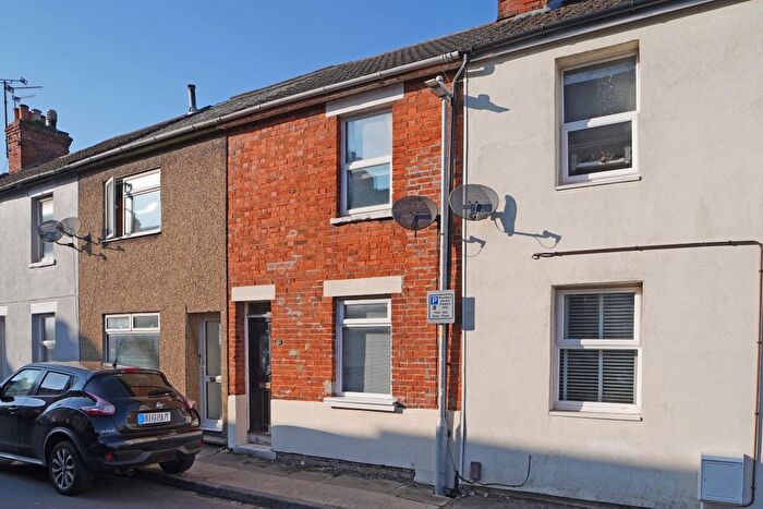 1 Bedroom Terraced House For Sale In Cross Street, Swindon, SN1