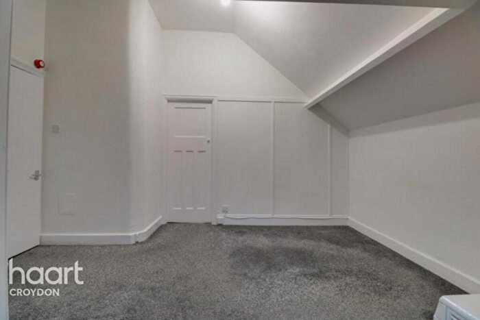 1 Bedroom Flat To Rent In Cheam Road, Sutton, SM1