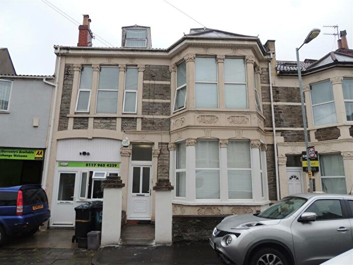 2 Bedroom Apartment To Rent In - Victoria Park, Fishponds, Bristol, BS16