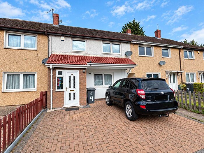 3 Bedroom Terraced House For Sale In Ivychurch Crescent, Netherhall, LE5