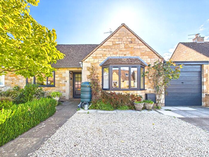 2 Bedroom Bungalow For Sale In Letch Hill Drive, Bourton-on-the-Water, GL54