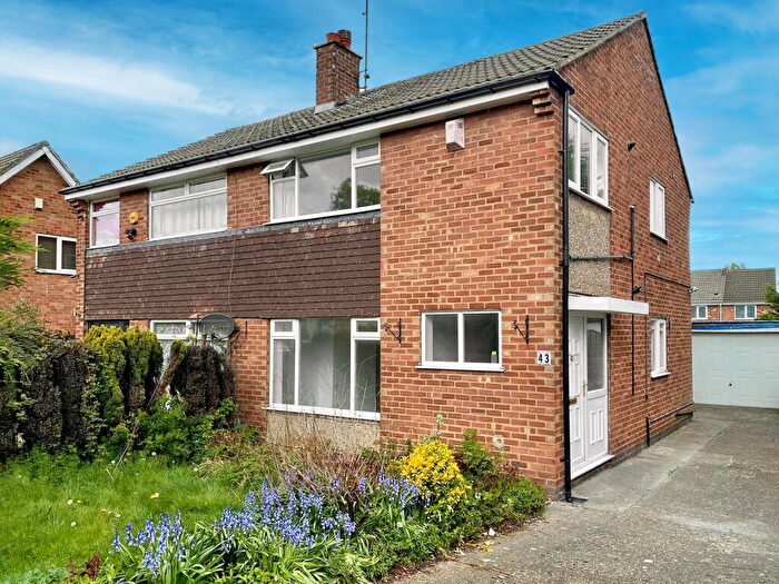 3 Bedroom Semi-Detached House To Rent In Primley Park Drive, Leeds, LS17