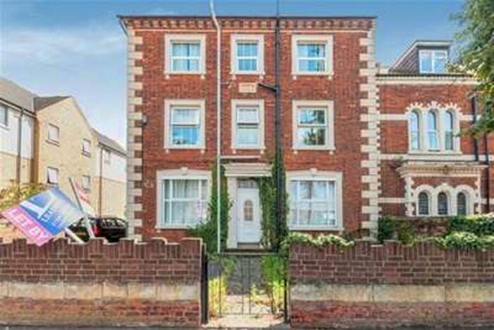 1 Bedroom Flat To Rent In Ampthill Road, MK42