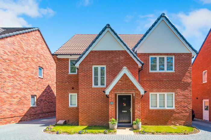 4 Bedroom Detached House To Rent In Millers Grove, Woodley, RG5