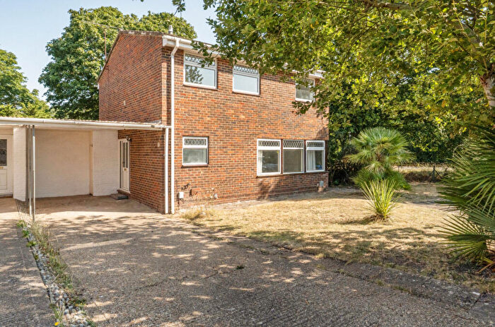 4 Bedroom Link Detached House For Sale In Wylam, Bracknell, RG12