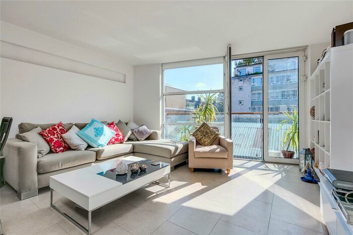 2 Bedroom Flat To Rent In Pear Tree Street, Clerkenwell, EC1V