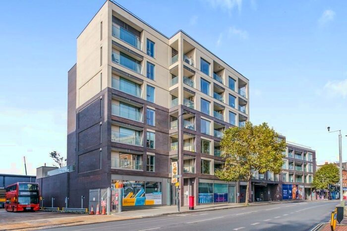 2 Bedroom Flat To Rent In Camberwell Road Camberwell, SE5