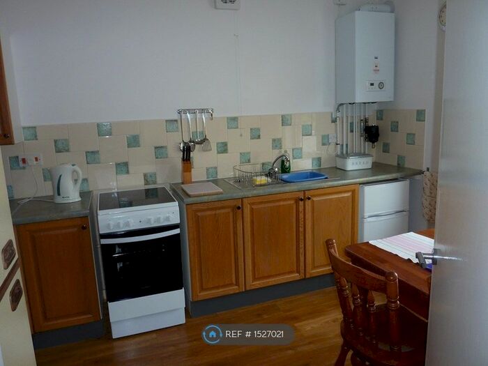 1 Bedroom Flat To Rent In West Road, Bournemouth, BH5