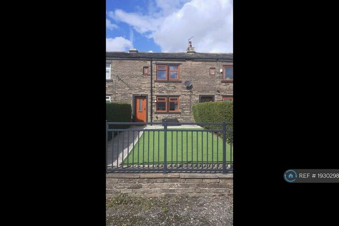 2 Bedroom Terraced House To Rent In Elder Bank, Bradford West Yorkshire, BD13