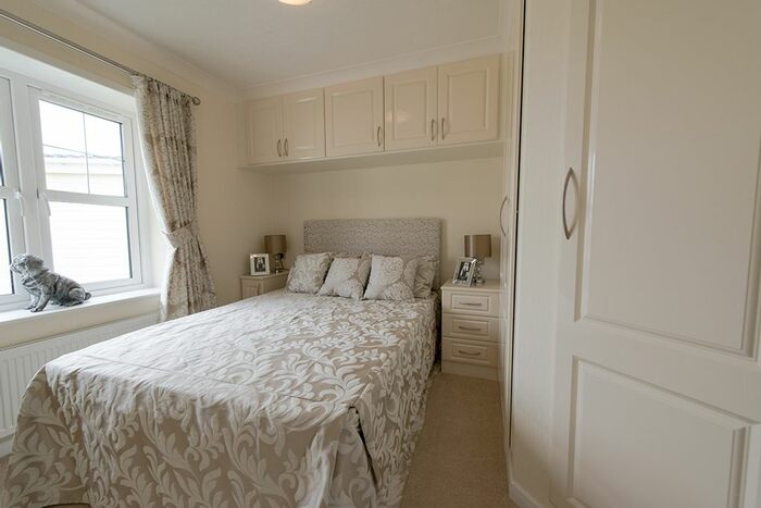 2 Bedroom Mobile/park Home For Sale In Waters View, Yarwell Mill Country Park, PE8