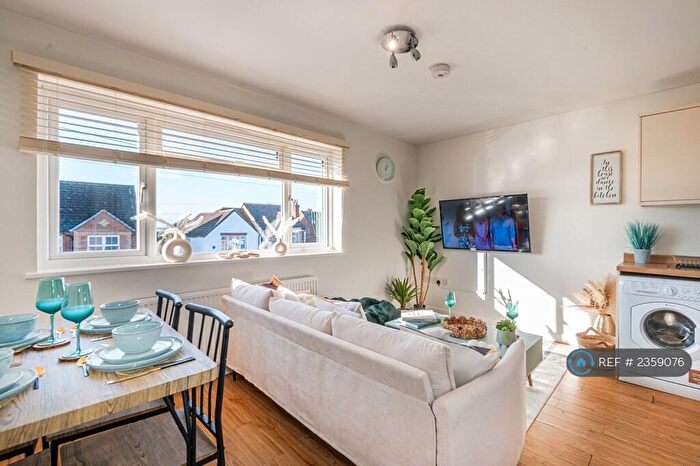 3 Bedroom Flat To Rent In Newcastle Road, Reading, RG2