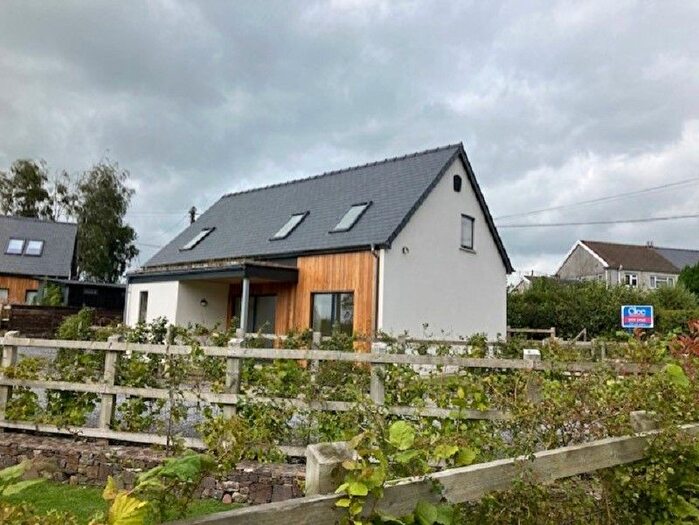 3 Bedroom Detached Bungalow For Sale In Llys Garn, Bethlehem, Llandeilo, Carmarthenshire., SA19