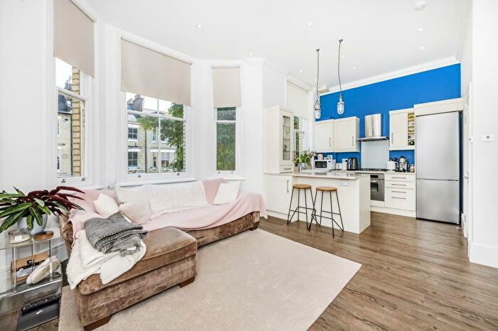 2 Bedroom Flat To Rent In Crossfield Road, Belsize Park, NW3