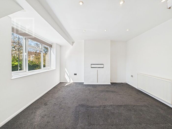 2 Bedroom Maisonette To Rent In Alpine Walk, Stanmore, HA7